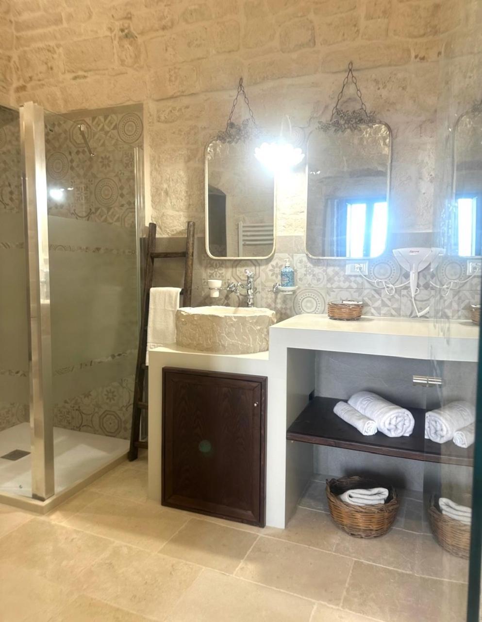 Suite La Petra Челие Месапика Екстериор снимка