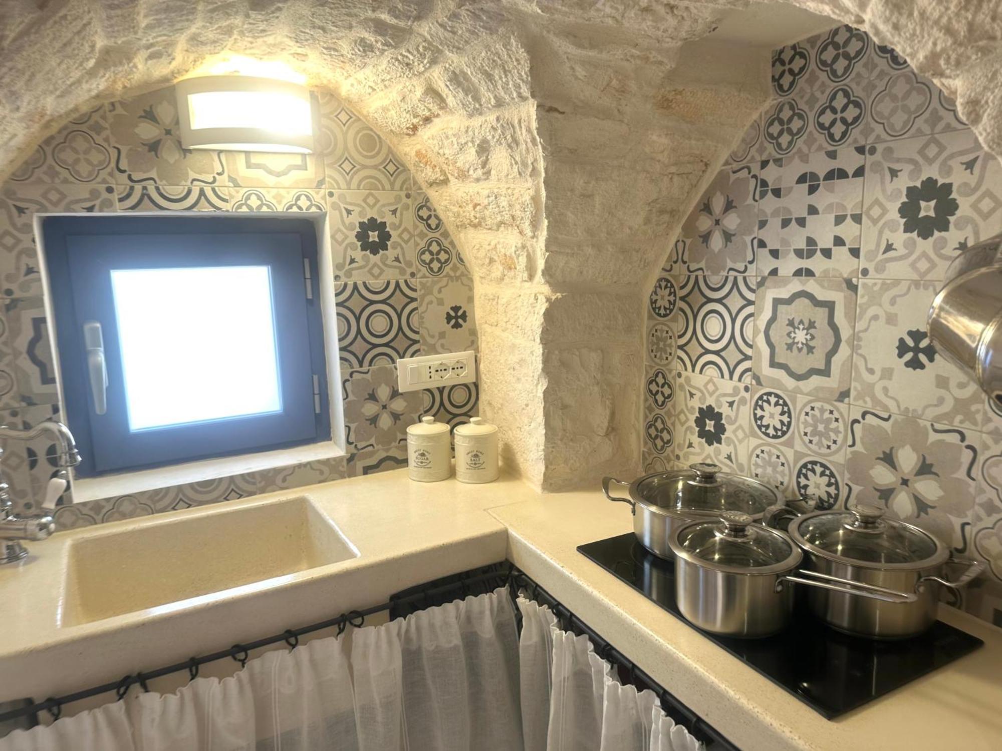 Suite La Petra Челие Месапика Екстериор снимка